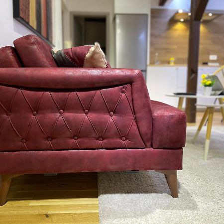 Violet Apartment By Alex Rafael ซาเกร็บ ภายนอก รูปภาพ