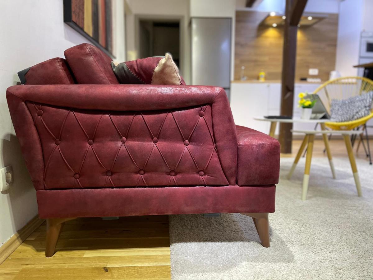 Violet Apartment By Alex Rafael ซาเกร็บ ภายนอก รูปภาพ